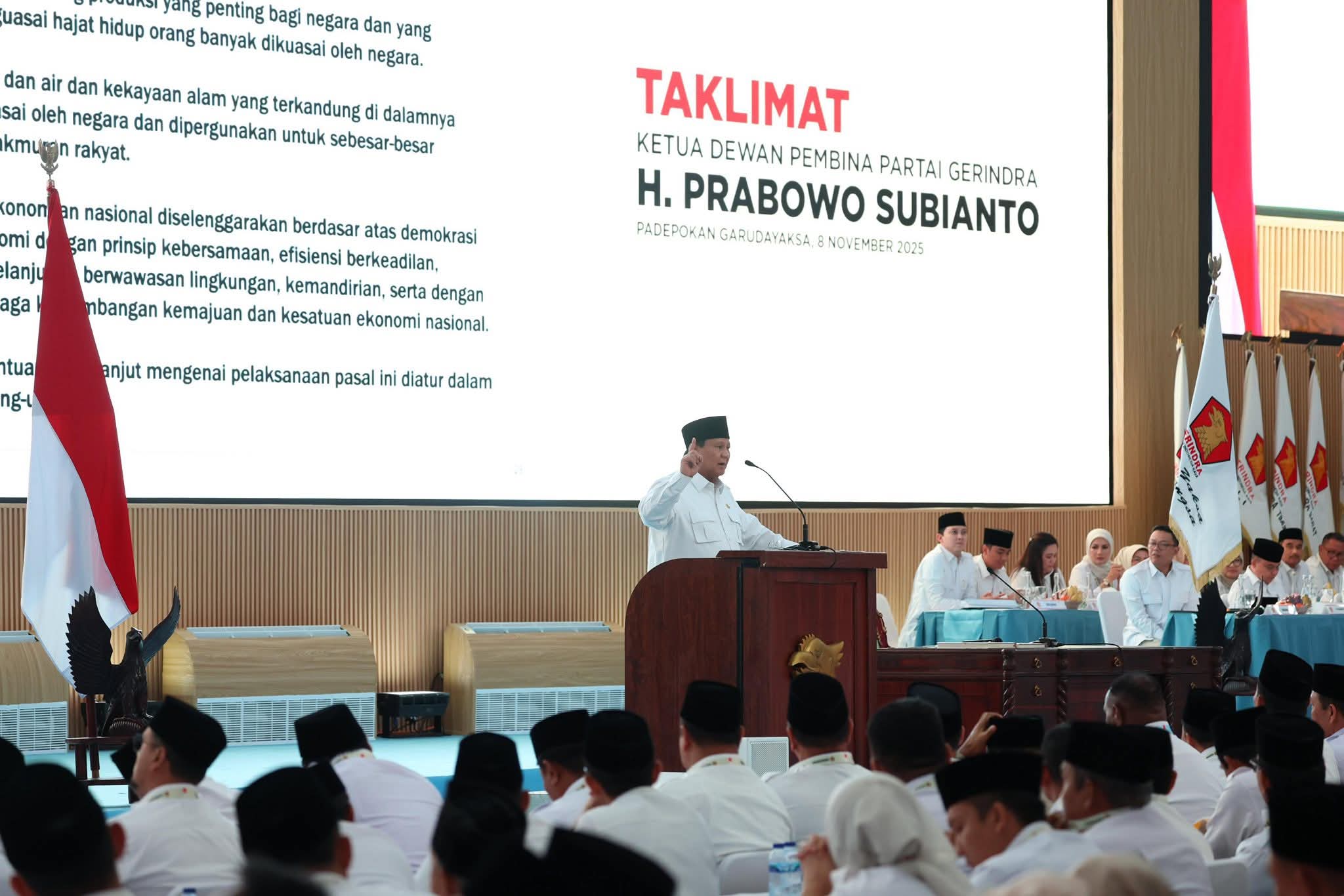 Prabowo Subianto Beri Taklimat Politik kepada Jajaran Kader Partai Gerindra di Hambalang