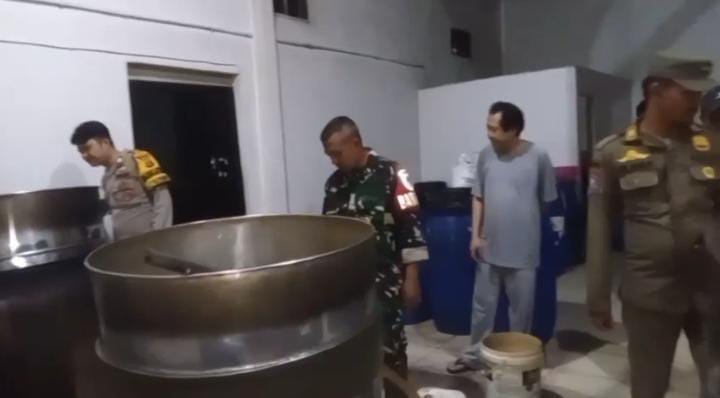 Laporan Warga di Respon Cepat Pabrik Rumahan Ciu di Rumpin Bogor di Geruduk Aparat Gabungan